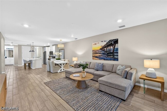 Building Photo - 14567 Edgewater Cir