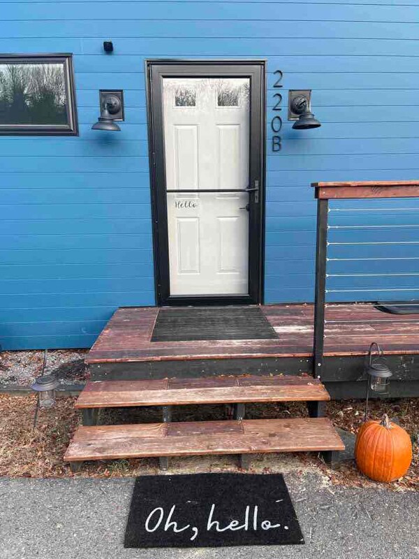 Building Photo - 220 ME-133