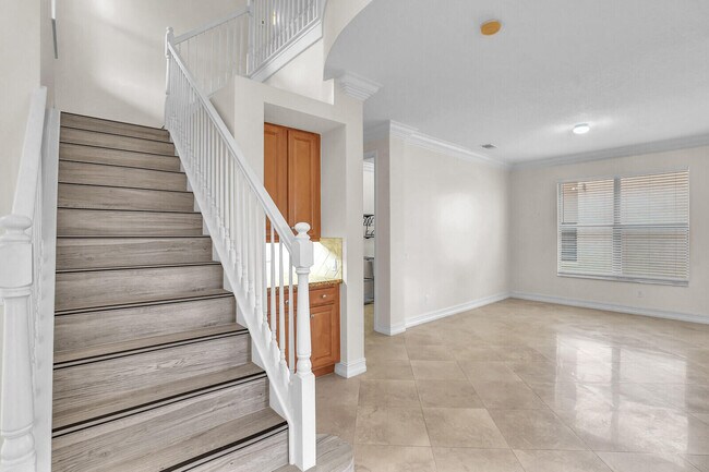 Building Photo - 11590 Rock Lake Terrace