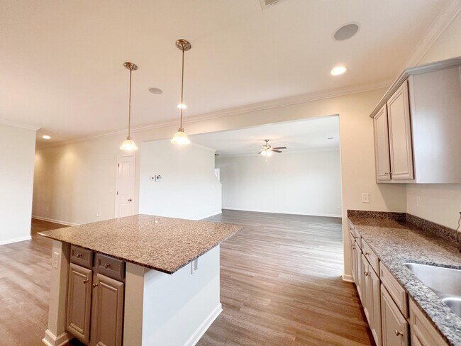 Building Photo - 720 Stilmore Dr