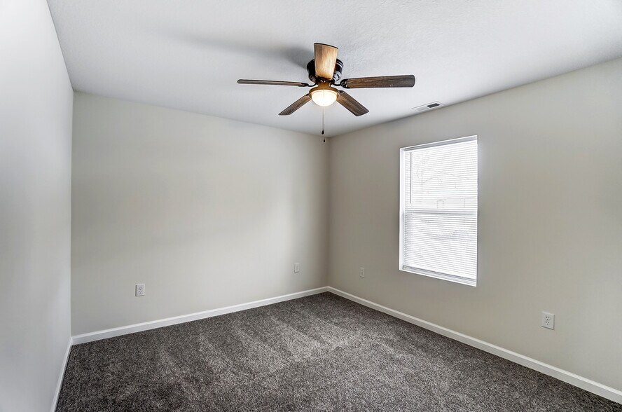 Building Photo - 1432 W Elm St