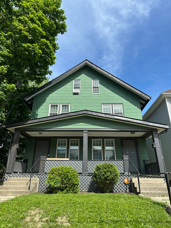 Primary Photo - 948-950-950 S Champion Ave