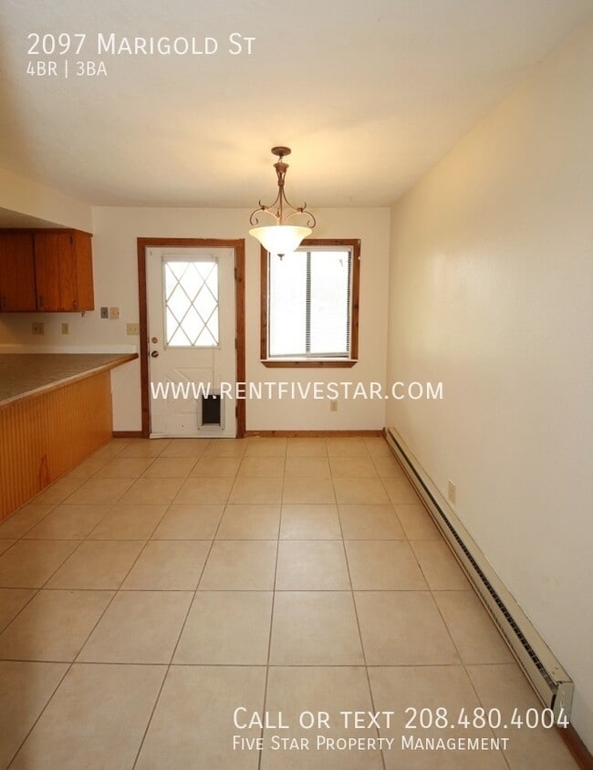 Building Photo - 2097 Marigold St