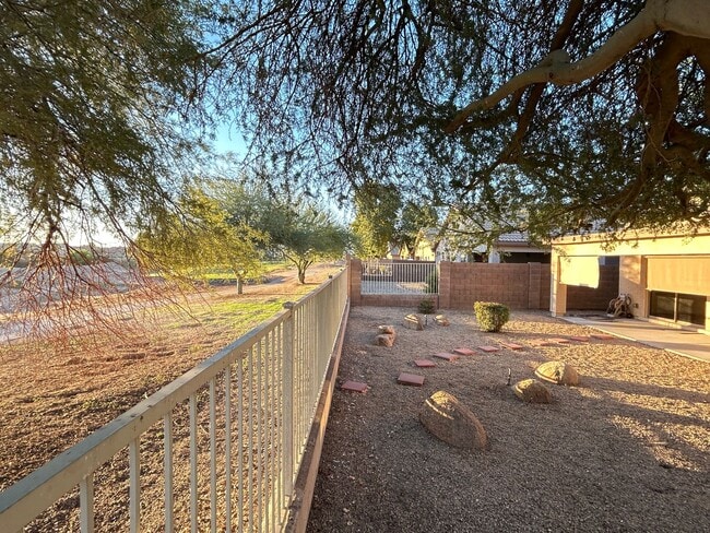 Building Photo - Beautifully Remodeled 3 Bedroom home that backs to the Golf Course