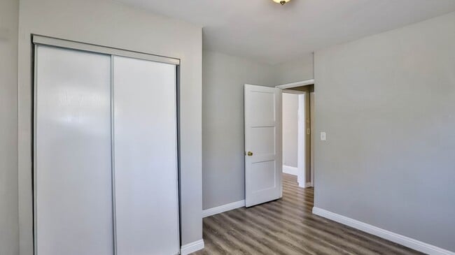 Building Photo - Fully REMODELED 3bed 2bath SFR. Great loca...