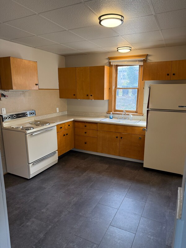 Building Photo - 809 McLean Ave