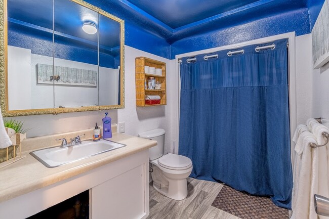 Building Photo - 326 Wood St