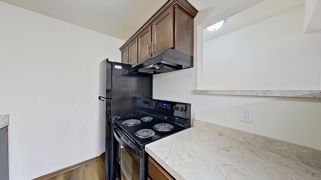 Building Photo - RENT SPECIAL - Renovated Upper 2 Bedroom 1.5 Bathroom Apartment Available