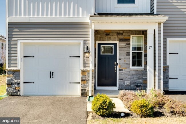 Building Photo - 69 Nelsons Wy