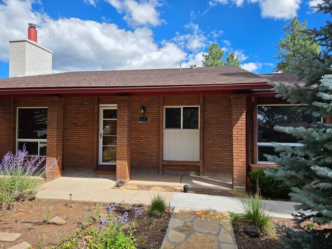 Building Photo - Single-Level Flagstaff Home | Mountain Vie...