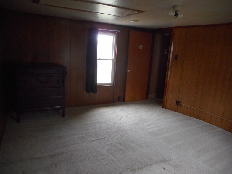 Building Photo - 635 Wood St