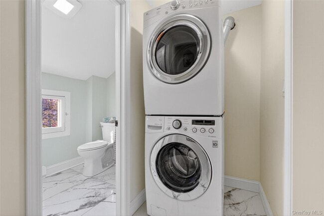 Building Photo - 171 Chambers St