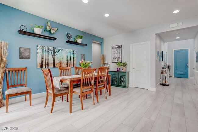 Building Photo - 10597 Cloud Whisper Dr