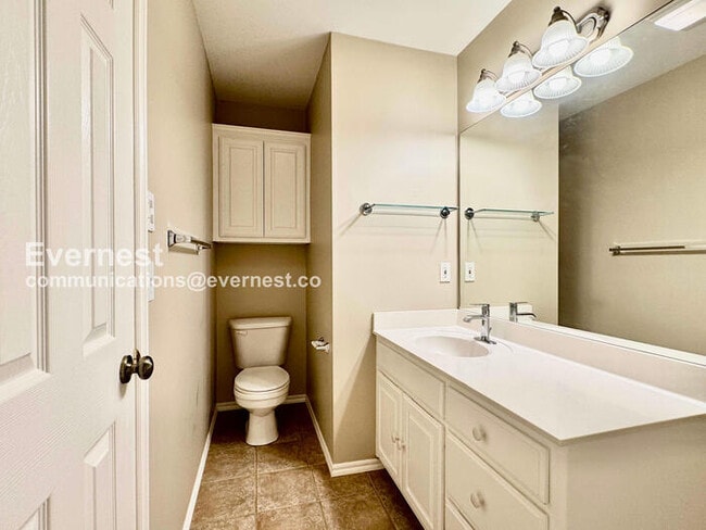 Building Photo - 1412 W 117th St S