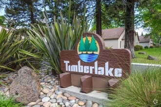 Building Photo - Updated 2-bedroom condo in gated community!