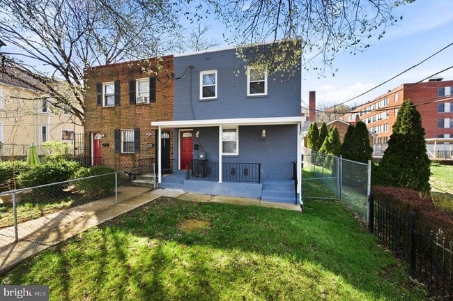 Building Photo - 4029 Grant St NE