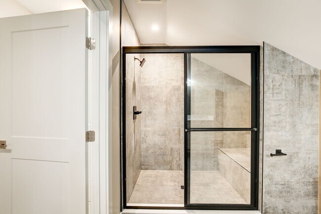 Building Photo - 2211 Farougi Ct
