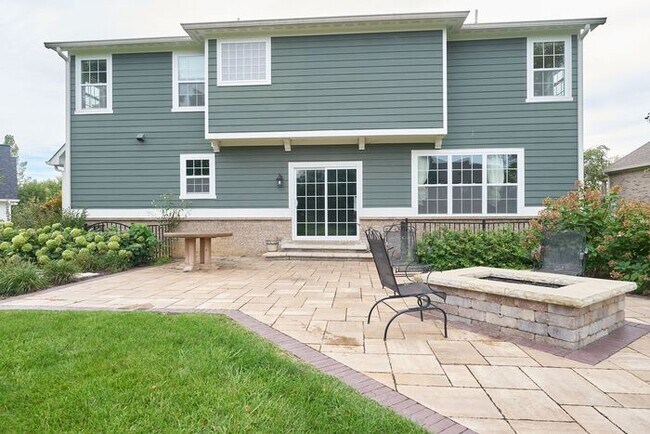 Building Photo - Beautiful 5 Bedroom With Finished Basement in Fishers