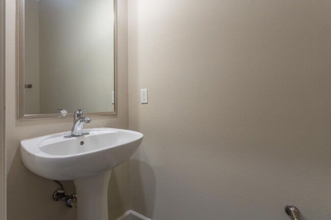 Building Photo - 114 Haven Cir