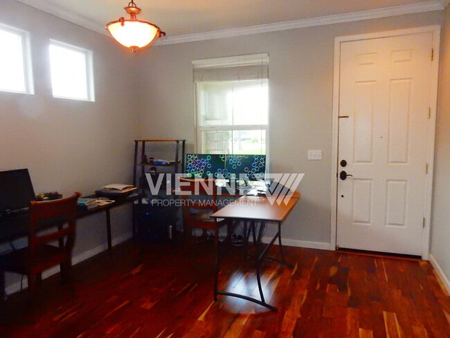 Building Photo - 550 Davenport Way