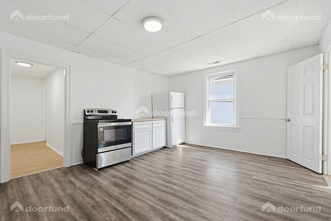 Building Photo - 17 Wachusett St