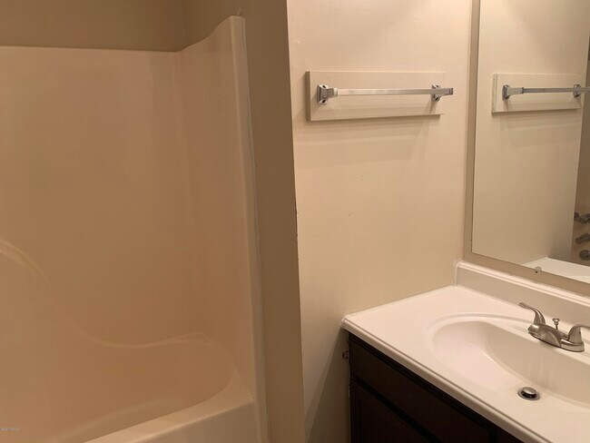 Building Photo - 103 Shiloh Dr