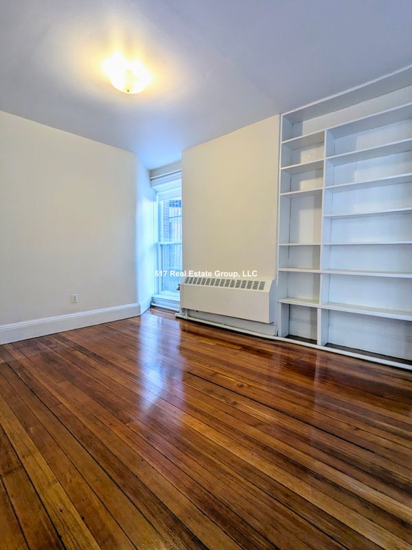 Building Photo - 2 Ware St