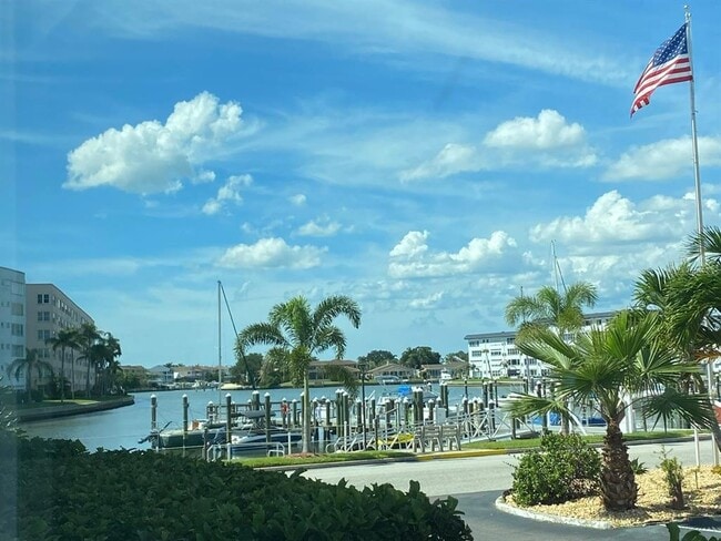 Building Photo - 3128 59th St S