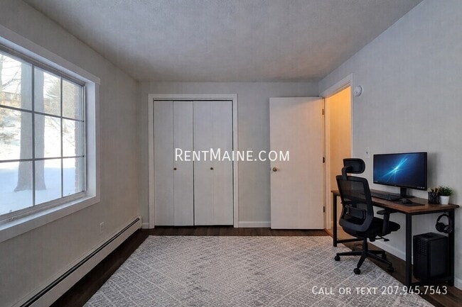 Building Photo - 20 Tall Pines Dr