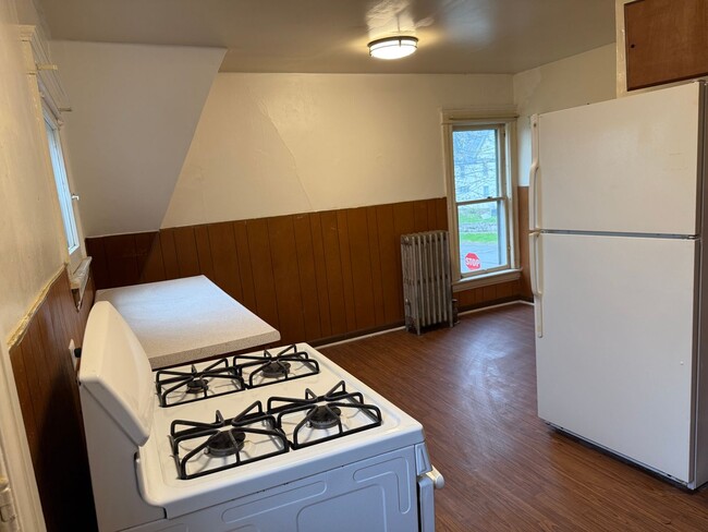 Building Photo - 515 W Franklin St