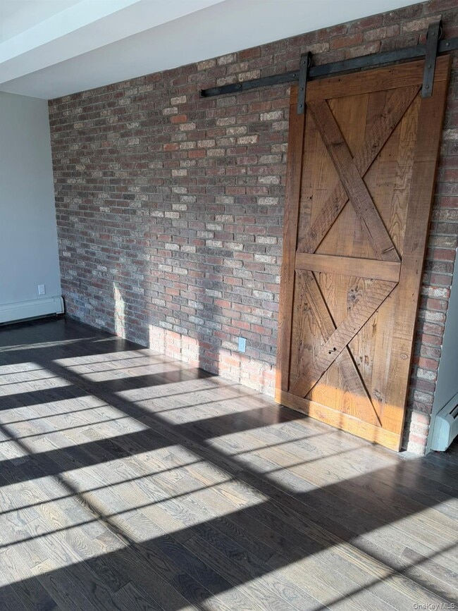 Building Photo - 16 Cape Rd