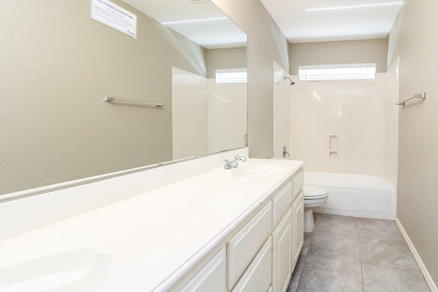 Building Photo - 317 N Fountain Gate Dr