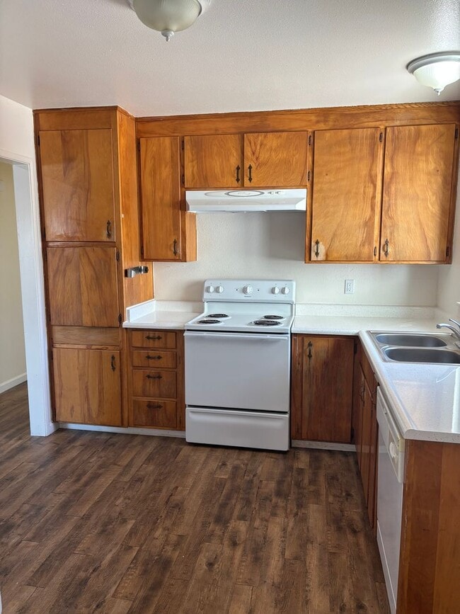 Building Photo - 3 B/D 2 B/A HOUSE IN MARYSVILLE AVAILABLE NOW