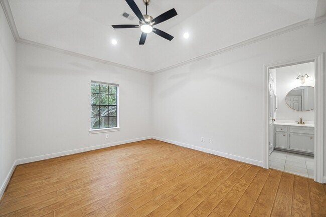 Building Photo - 14 Tredington St