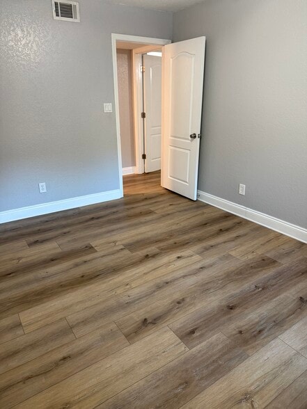 Building Photo - 2201 Scenic Hwy