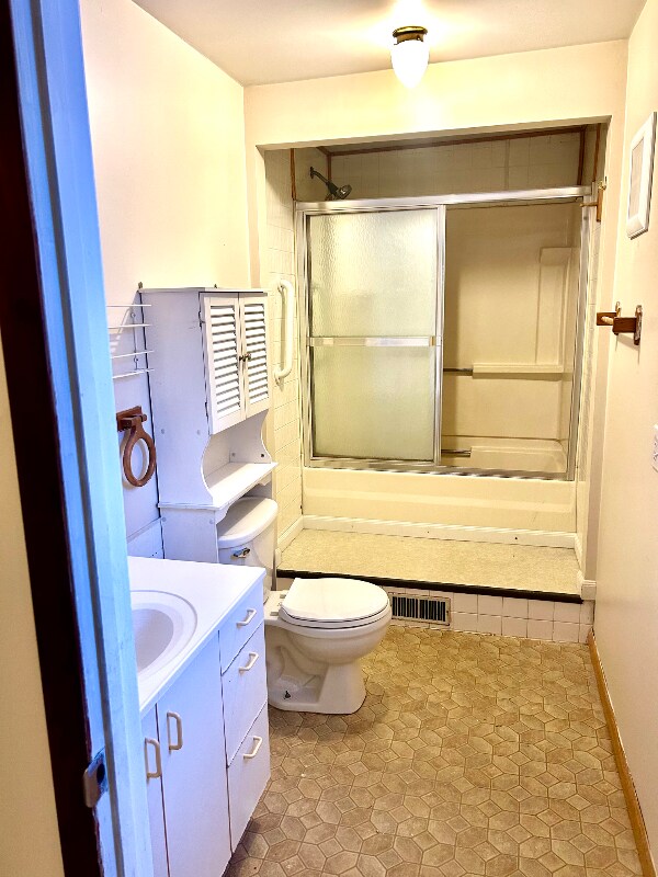 Building Photo - 331-333 W Main St