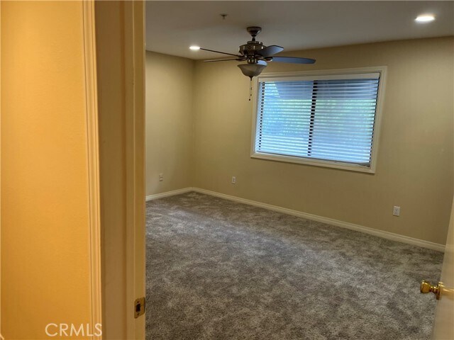 Building Photo - 17735 Kinzie St