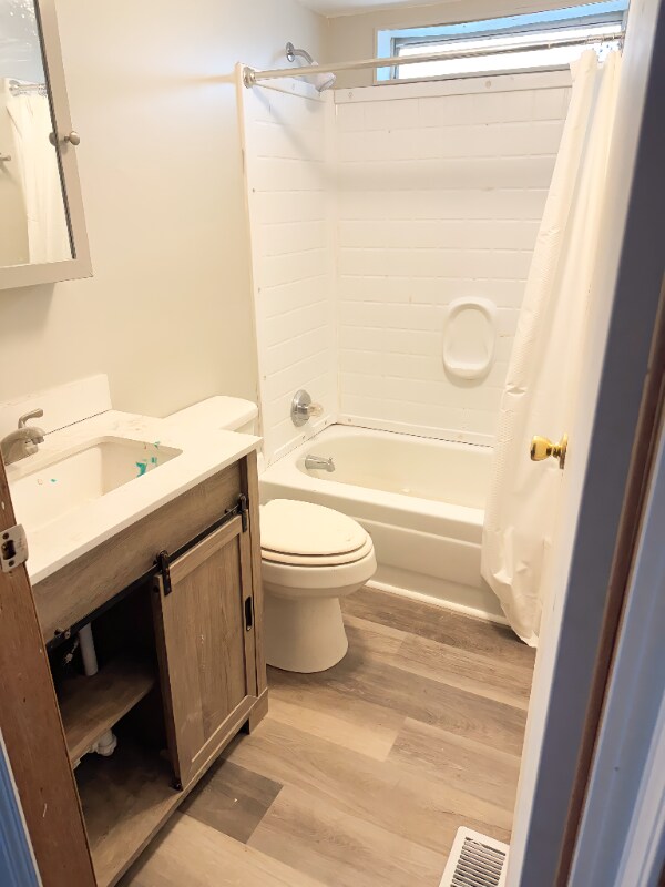 Building Photo - 26 Village Ct