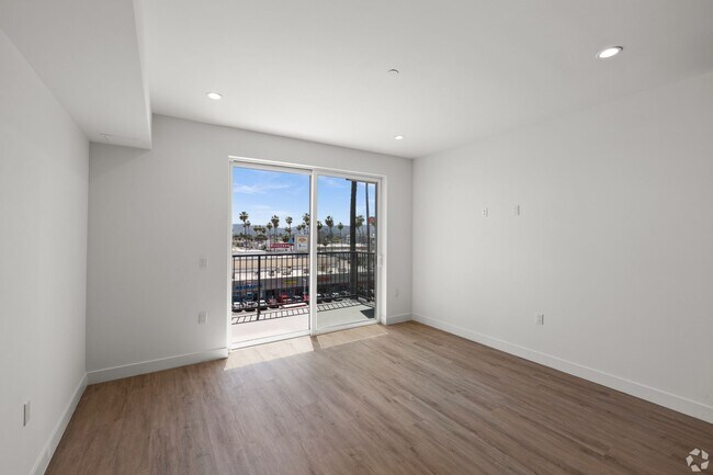 Building Photo - LAST UNIT LEFT!!!!! SPACIOUS 1BEDROOM 1 BA...