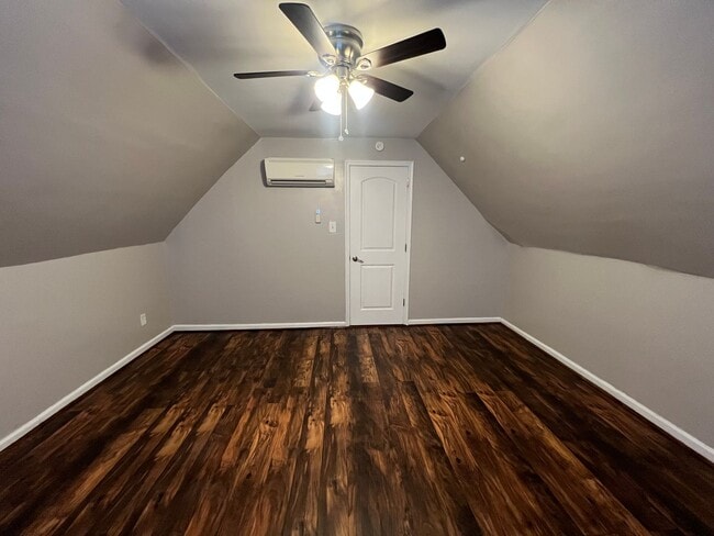 Building Photo - 40 Buxton Ave