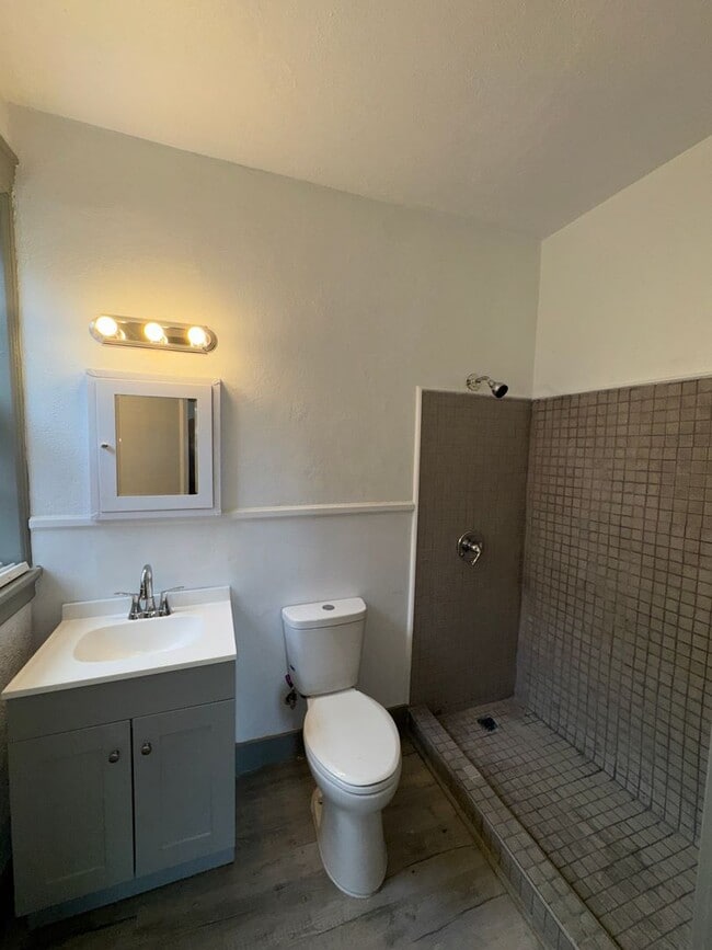 Building Photo - 1024 Quintard Ave