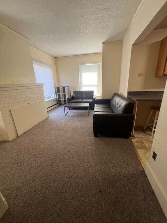 Building Photo - 430 Packard St