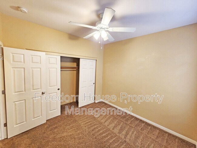 Building Photo - 1421 Star Rd