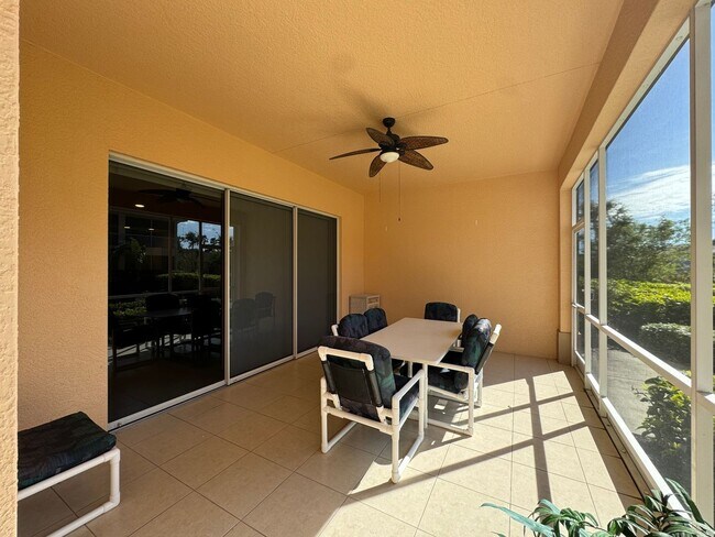Building Photo - Newly Renovated & Available Now - Furnishe...