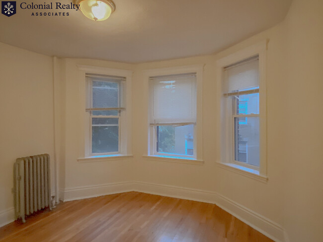 Building Photo - 6 Camelot Ct