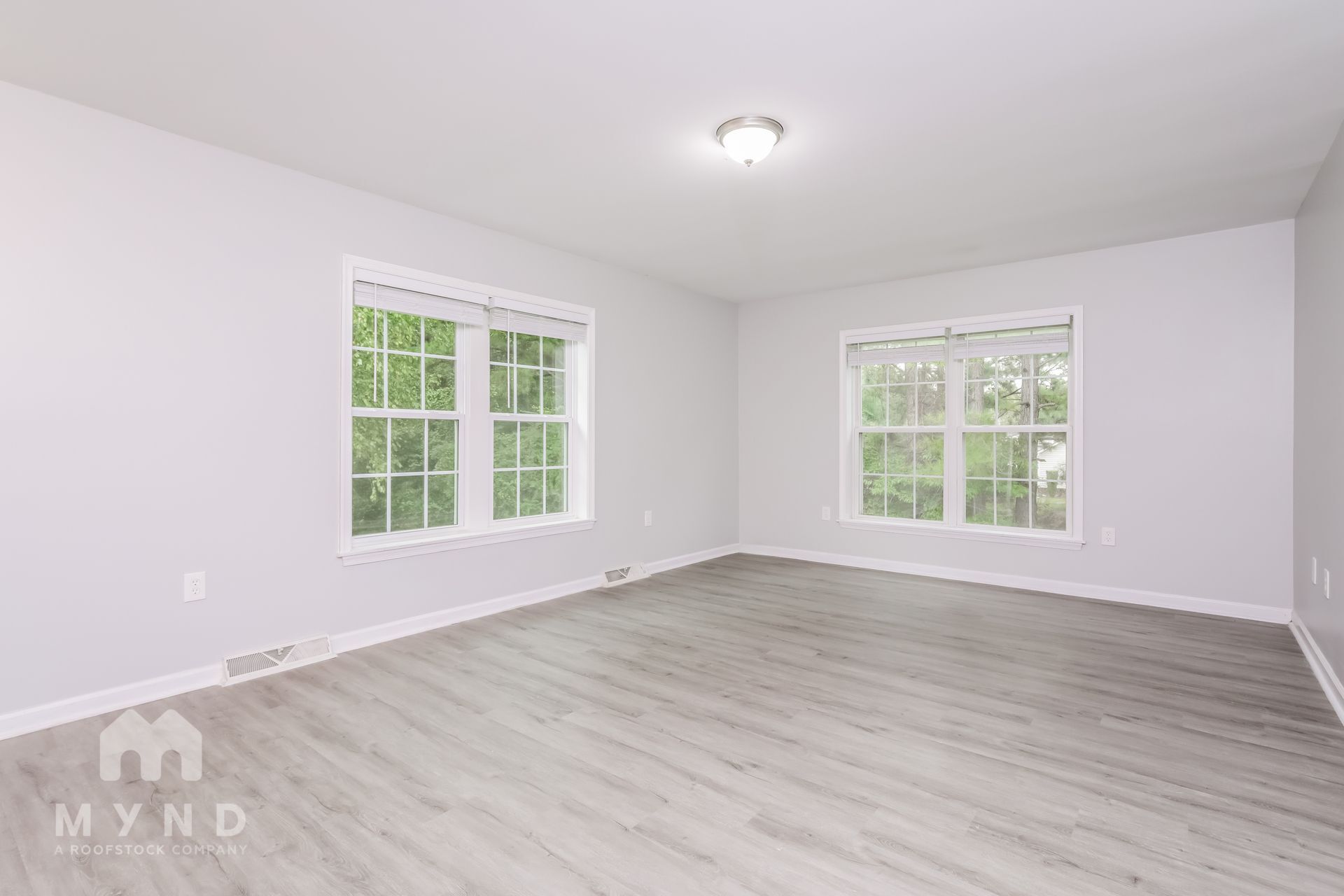 Building Photo - 215 Clearwater Dr