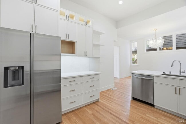 Building Photo - 172 Bella Vista Ave