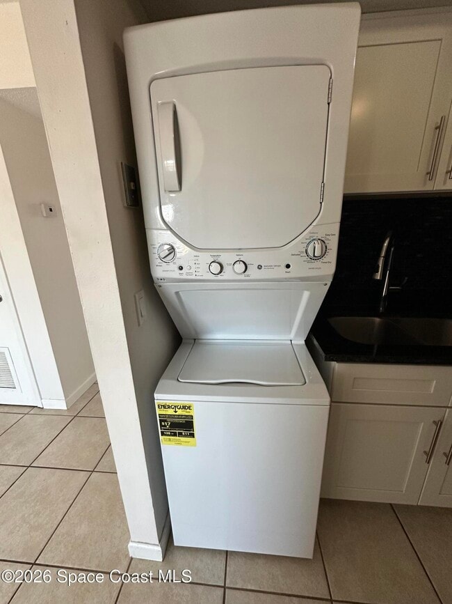 Building Photo - 837 Hickory St