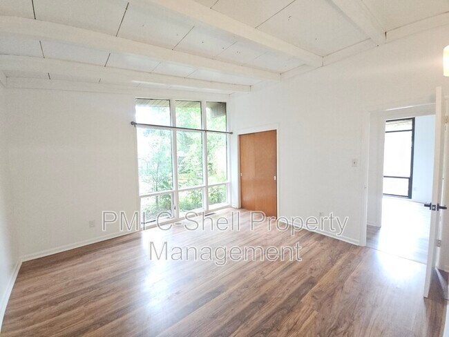 Building Photo - 11 Brandywine Rd