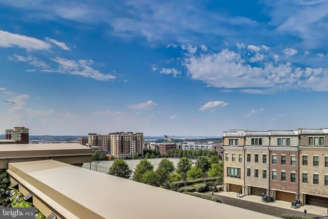 Building Photo - 508 Rampart Way